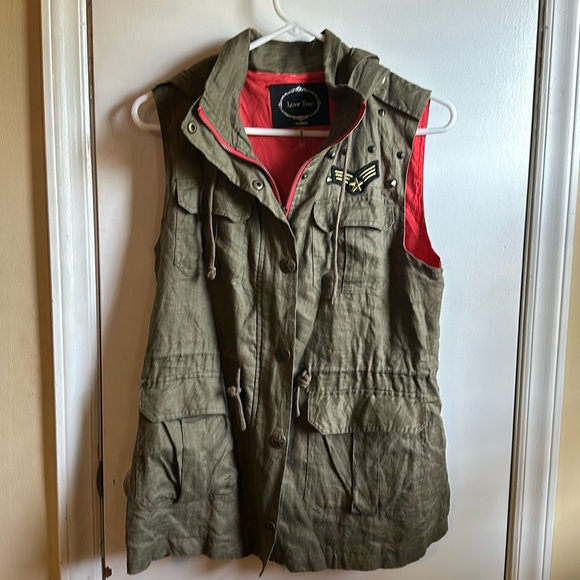 Love Tree Jackets & Blazers - Love tree olive green zip up vest